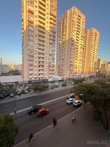 Satılır 2 otaqlı köhnə tikili 49 m², İnşaatçılar m., photo 1 from 13