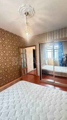 Продается 2-комн. вторичка 60 м², м. Ази Асланов, photo 18 from 23