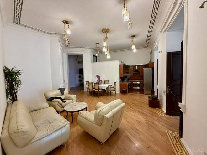 Продаётся 4-комн. вторичка 130 м², м. Сахил, photo 4 from 13