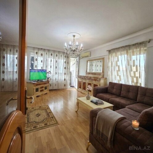 Продаётся 2-комн. вторичка 67 м², м. Шах Исмаил Хатаи, photo 3 from 16