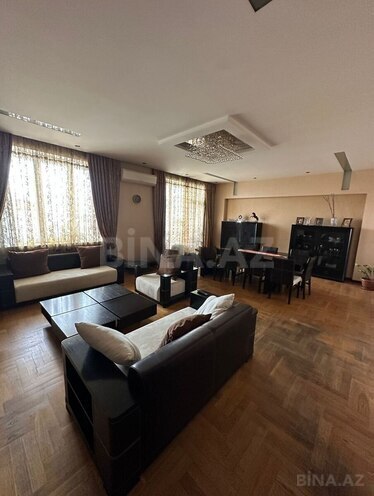 İcarəyə verilir 3 otaqlı yeni tikili 156 m², 28 May m., photo 1 from 17