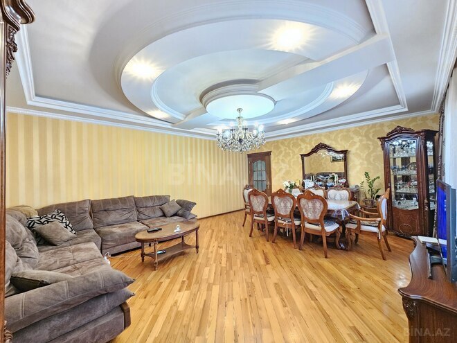 Satılır 4 otaqlı köhnə tikili 120 m², Azadlıq Prospekti m., photo 1 from 24