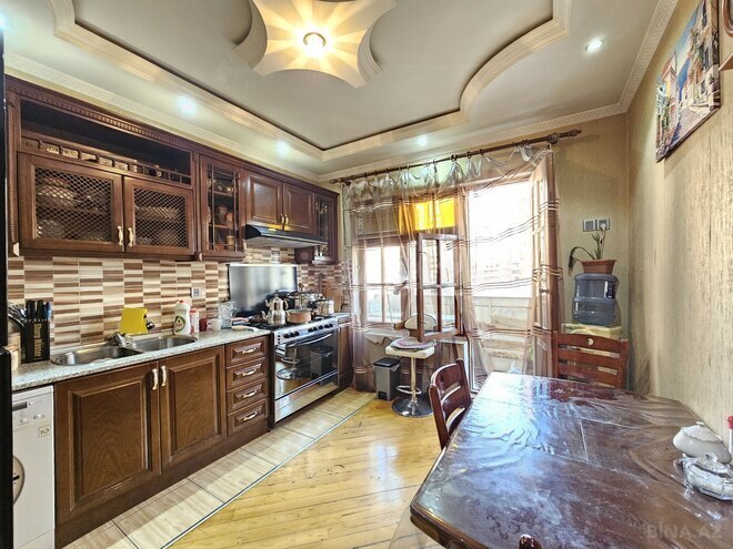 Satılır 4 otaqlı köhnə tikili 120 m², Azadlıq Prospekti m., photo 8 from 24