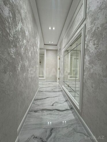 Продается 3-комн. новостройка 107 м², м. Кара Караев, photo 1 from 17