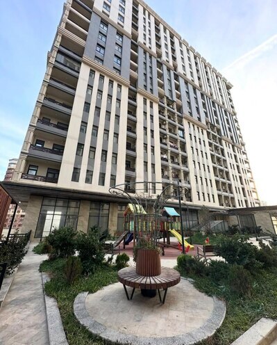 Продается 3-комн. новостройка 145 м², м. Низами, photo 1 from 8