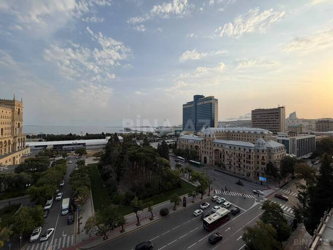 İcarəyə verilir 3 otaqlı yeni tikili 150 m², 28 May m., photo 1 from 18