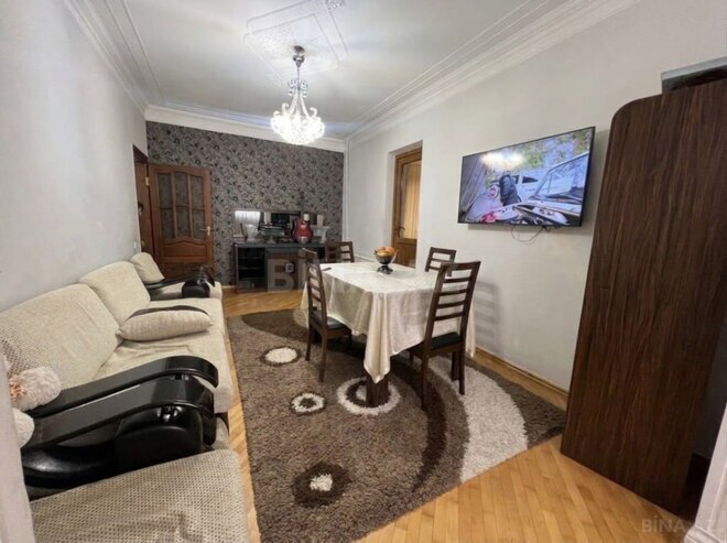 Продаётся 4-комн. вторичка 112 м², м. Шах Исмаил Хатаи, photo 1 from 12