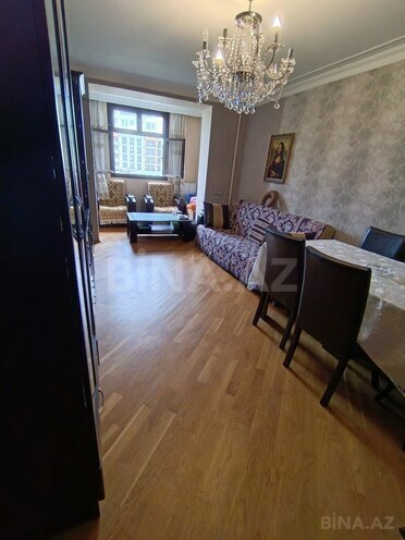 Satılır 2 otaqlı köhnə tikili 50 m², 28 May m., photo 1 from 13