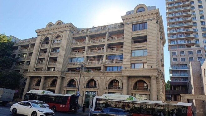 Продается 2-комн. вторичка 58 м², м. Низами, photo 1 from 13
