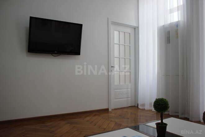 İcarəyə verilir 2 otaqlı köhnə tikili 75 m², Sahil m., photo 7 from 12