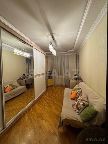 Продается 2-комн. вторичка 77 м², м. Иншаатчылар, photo 4 from 10