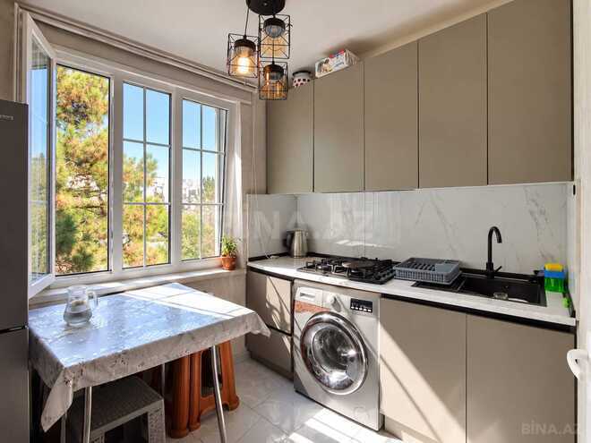 Продается 3-комн. вторичка 70 м², м. Нефтчиляр, photo 8 from 11