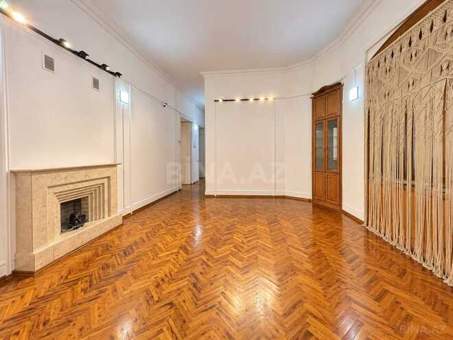 Satılır 6 otaqlı köhnə tikili 250 m², Sahil m., photo 11 from 32