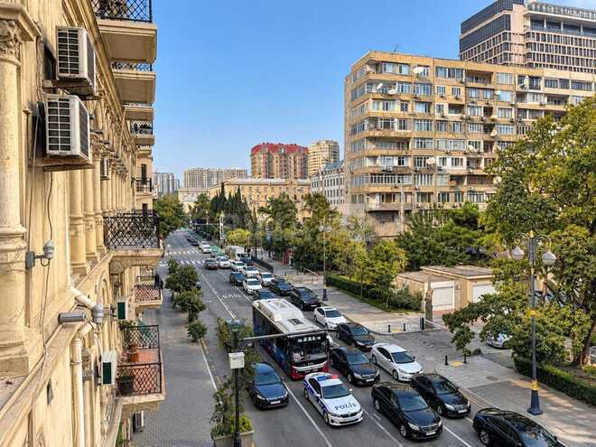 Satılır 6 otaqlı köhnə tikili 250 m², Sahil m., photo 6 from 32