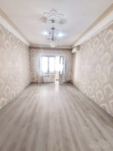 Продается 2-комн. вторичка 40 м², м. Нефтчиляр, photo 1 from 15