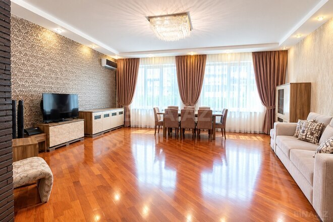 Продаётся 3-комн. новостройка 140 м², м. Низами, photo 1 from 12