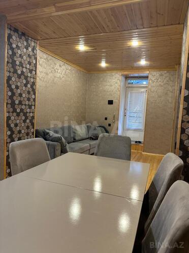 Satılır 2 otaqlı köhnə tikili 58 m², Sahil m., photo 1 from 10