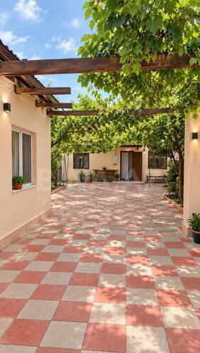 Satılır 4 otaqlı həyət evi/bağ evi 70 m², Qaraçuxur q., photo 1 from 7