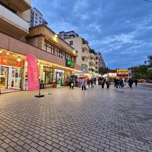 Продаётся 2-комн. вторичка 45 м², м. Кара Караев, photo 3 from 23