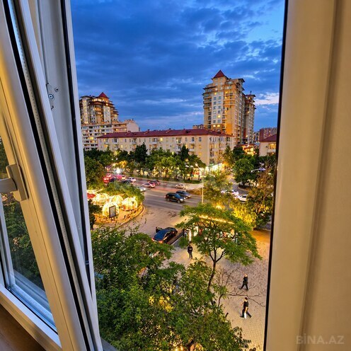 Продаётся 2-комн. вторичка 45 м², м. Кара Караев, photo 15 from 23