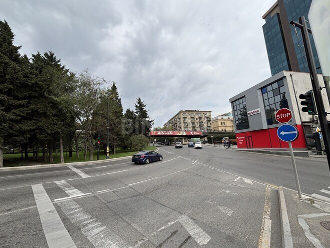 Сдается 3-комн. вторичка 73 м², м. Низами, photo 12 from 14