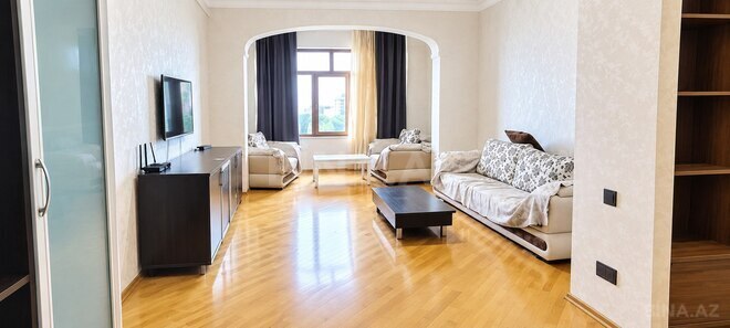 Сдаётся 3-комн. вторичка 111 м², м. Сахил, photo 1 from 7