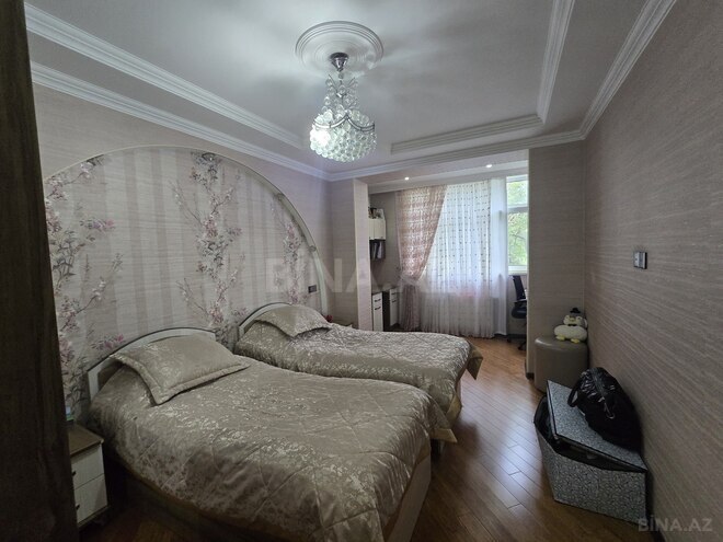 Продаётся 4-комн. вторичка 100 м², photo 9 from 24