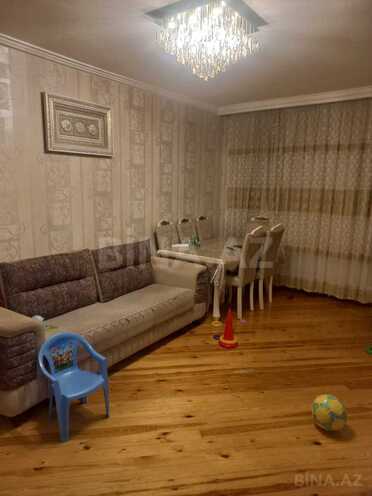 Продается 4-комн. вторичка 100 м², м. Ази Асланов, photo 1 from 9