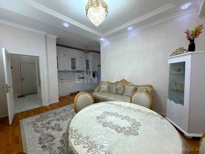 Продаётся 3-комн. новостройка 70 м², м. Кара Караев, photo 1 from 13