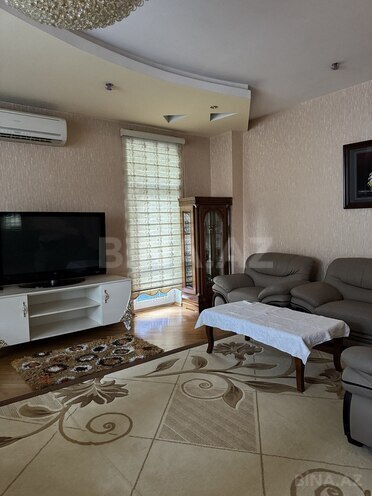 Сдаётся 3-комн. новостройка 135 м², м. Низами, photo 3 from 19