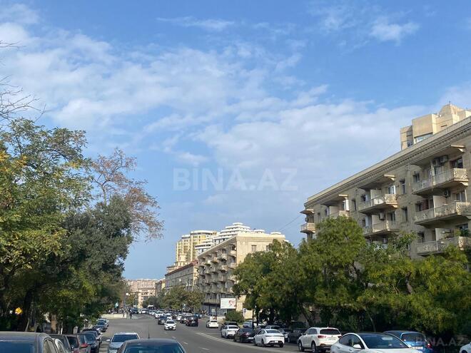Satılır 3 otaqlı köhnə tikili 70 m², Elmlər Akademiyası m., photo 1 from 20