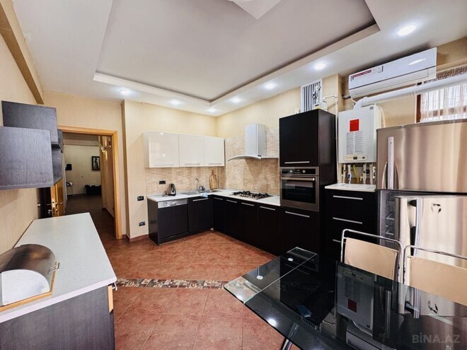 İcarəyə verilir 4 otaqlı yeni tikili 200 m², 28 May m., photo 25 from 26