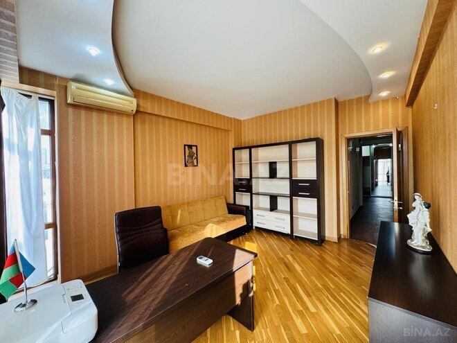 İcarəyə verilir 4 otaqlı yeni tikili 200 m², 28 May m., photo 23 from 26