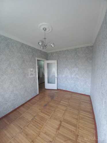 Продается 3-комн. вторичка 70 м², м. Ази Асланов, photo 1 from 14