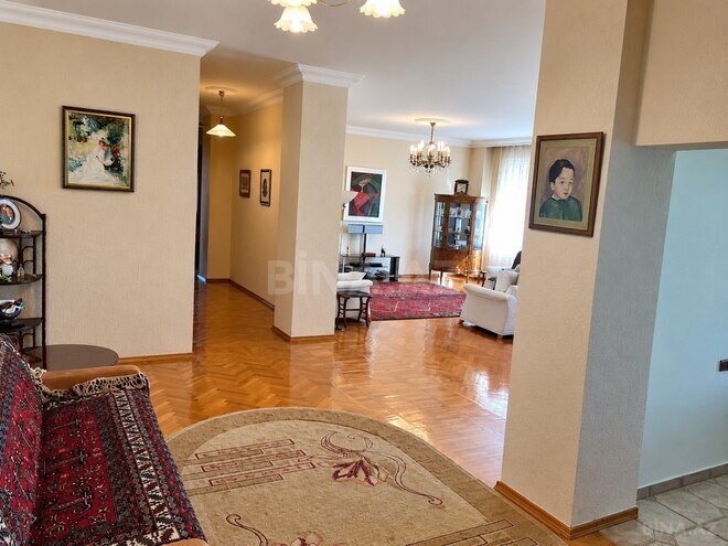 İcarəyə verilir 3 otaqlı yeni tikili 180 m², 28 May m., photo 1 from 11