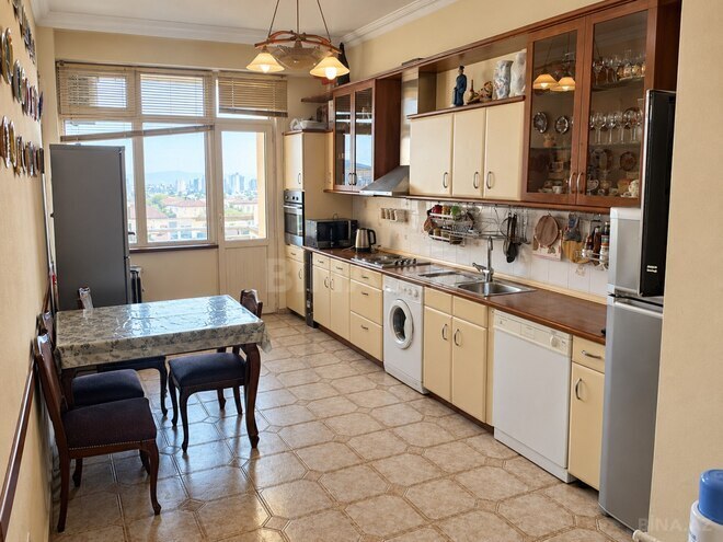 İcarəyə verilir 3 otaqlı yeni tikili 180 m², 28 May m., photo 4 from 11