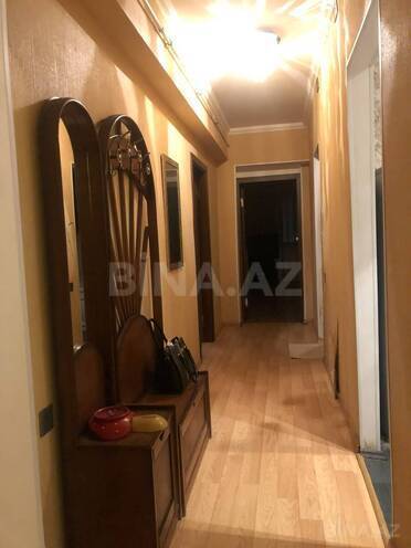 Продаётся 3-комн. вторичка 85 м², м. Кара Караев, photo 1 from 7