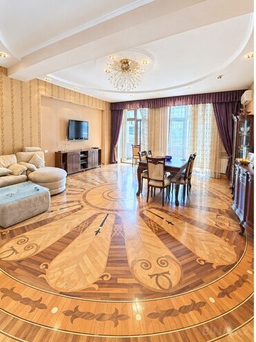 Satılır 3 otaqlı yeni tikili 161 m², 28 May m., photo 1 from 8