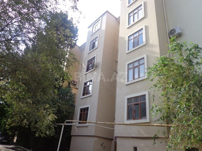Продаётся 3-комн. вторичка 72 м², Насиминский  р., photo 1 from 14
