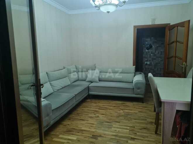 Продаётся 3-комн. вторичка 70 м², м. Ази Асланов, photo 1 from 11
