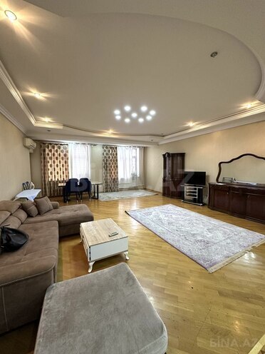 İcarəyə verilir 3 otaqlı yeni tikili 140 m², 28 May m., photo 1 from 22