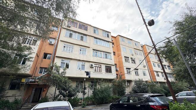 Satılır 2 otaqlı köhnə tikili 45 m², Qara Qarayev m., photo 3 from 19