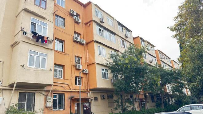 Satılır 2 otaqlı köhnə tikili 45 m², Qara Qarayev m., photo 1 from 19