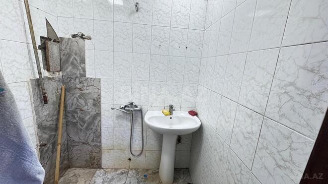 Satılır 2 otaqlı köhnə tikili 45 m², Qara Qarayev m., photo 12 from 19