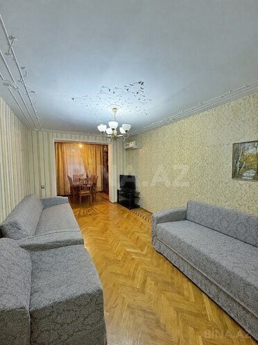Продается 2-комн. вторичка 60 м², Бинагадинский р., photo 1 from 11