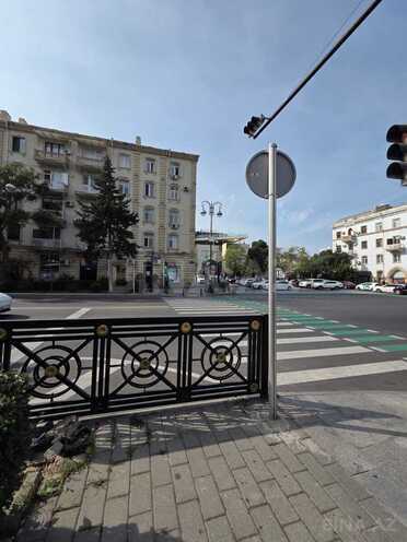 Satılır 3 otaqlı köhnə tikili 105 m², Elmlər Akademiyası m., photo 4 from 28