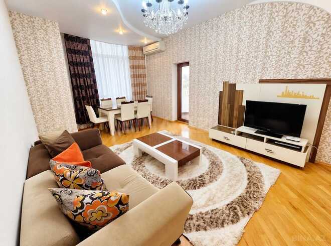 Сдается 3-комн. новостройка 108 м², м. 8 ноября, photo 1 from 11