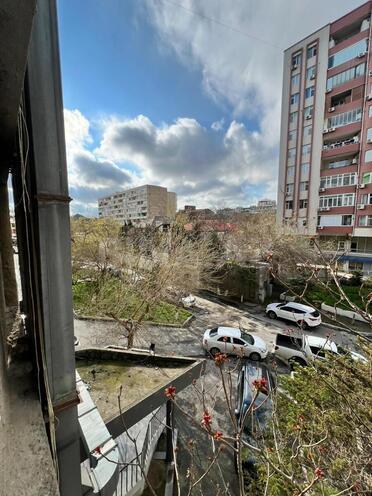 Satılır 2 otaqlı köhnə tikili 65 m², Gənclik m., photo 3 from 28