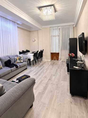 Сдается 3-комн. новостройка 120 м², м. Иншаатчылар, photo 3 from 9