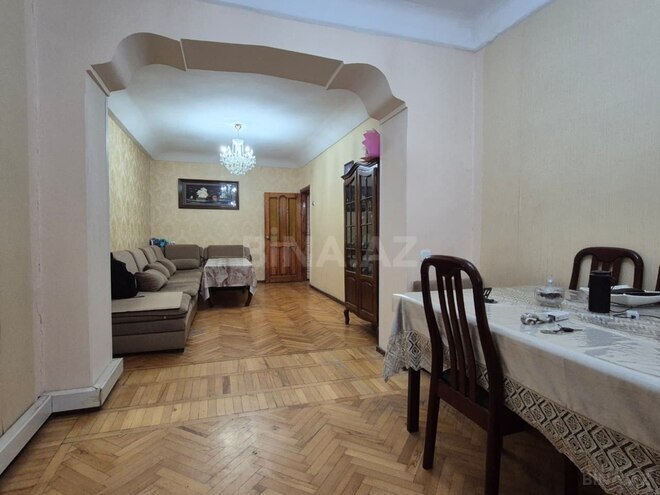 Продаётся 4-комн. вторичка 140 м², Хатаинский р., photo 3 from 27